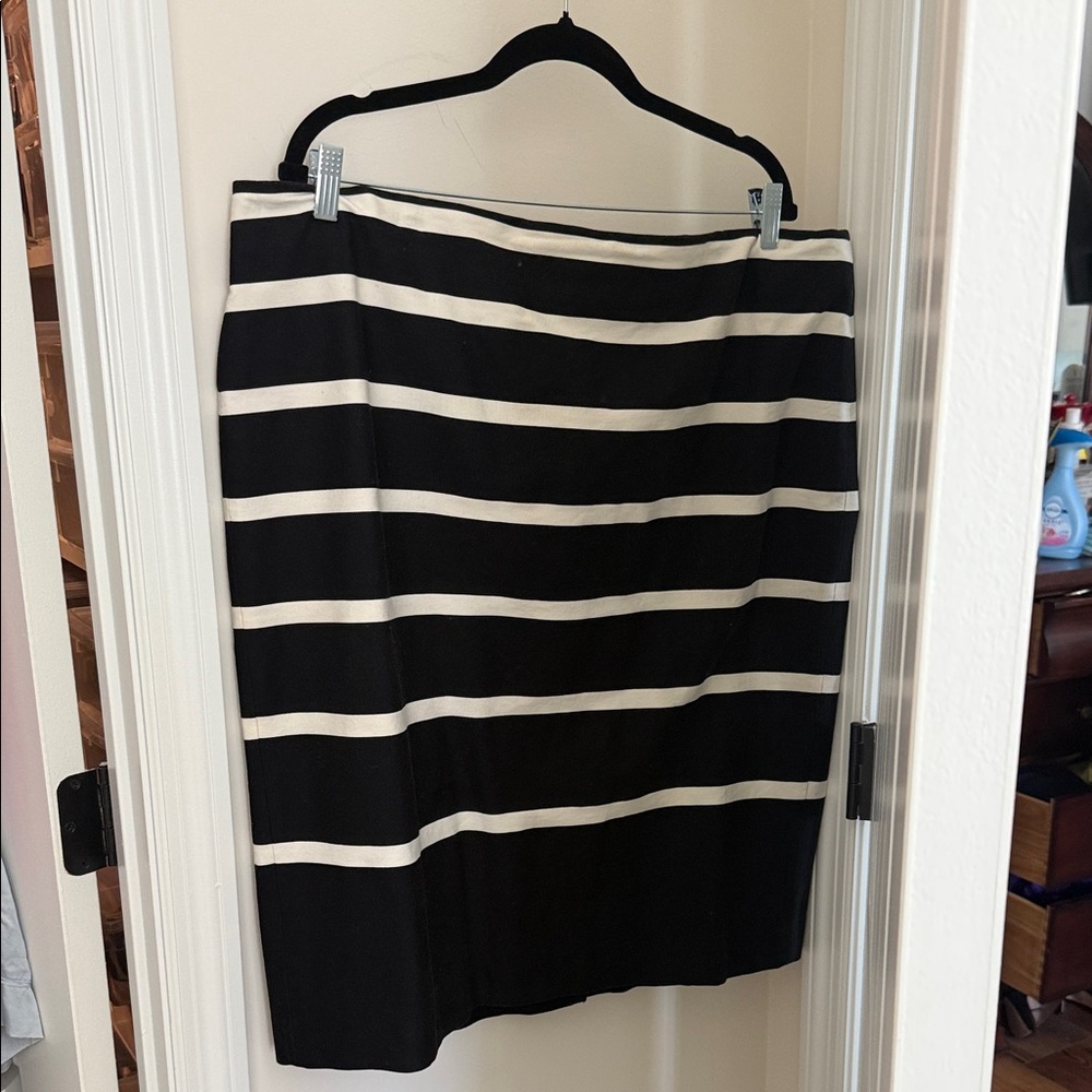 Talbots Black and Cream Striped Pencil Skirt